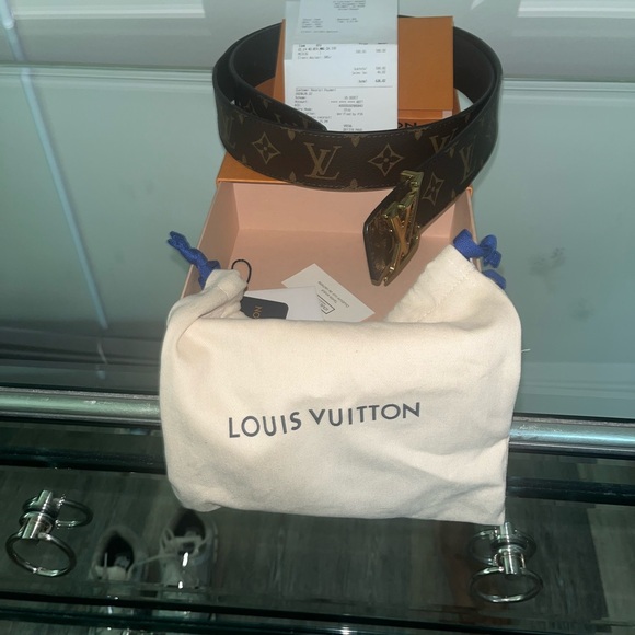 Louis Vuitton 40MM Reversible Belt!! - Picture 2 of 8